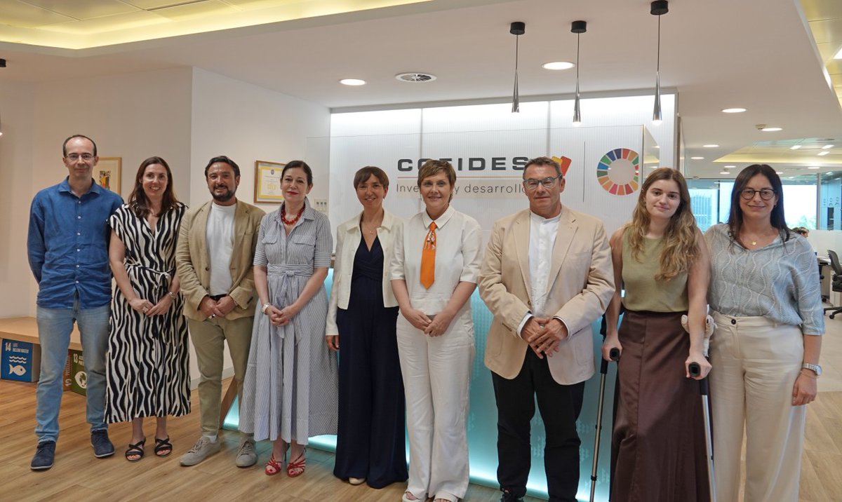 COFIDES's tweet photo. 🤝 Proyectos que mejoran la vida de las personas.

Apoyamos a @suaracoop con un préstamo del #FIS para impulsar dos iniciativas destinadas a proporcionar un entorno seguro a menores en situación de vulnerabilidad y nuevas herramientas de acompañamiento a personas mayores. https://t.co/R1e4D3hIpR