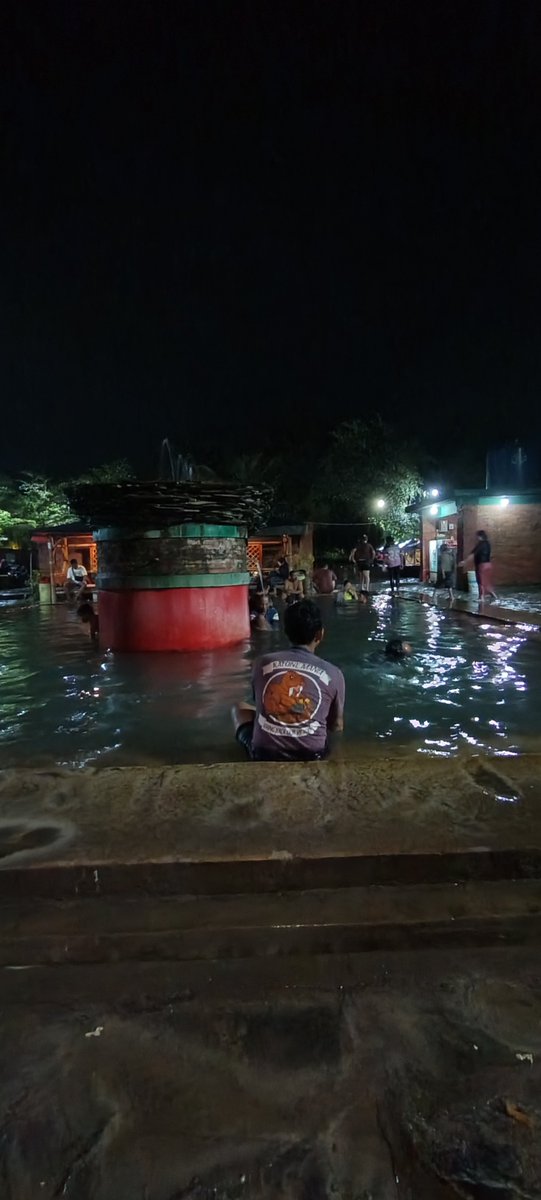 TopiTerbang2's tweet photo. Semalam udah kesini masak ya kesini lagi.. https://t.co/ISCbhJmTMq
