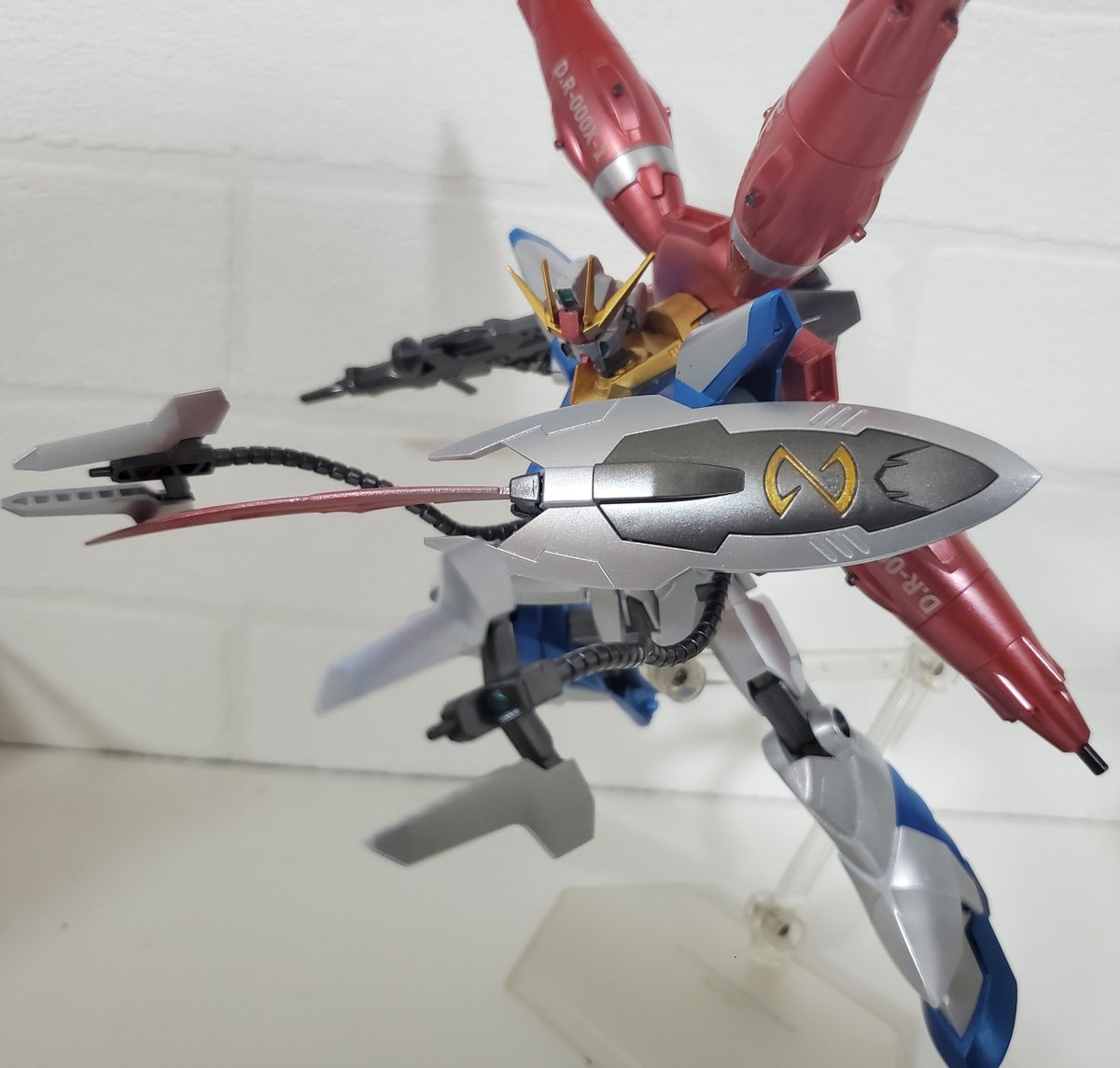 7unionNara's tweet photo. HGドレッドノートガンダム

HGCEフリーダムから関節全般を移植
頭部はEGビルドストライクを流用 頬当てのみドレッドノートのものをパテで接着

ビームサーベルはプロヴィデンスのものが無いためHGACデスサイズのビームサイズをレッドとホワイトで塗装して使用

#ガンプラ
#ミキシングビルド https://t.co/qN3fYs2AOH