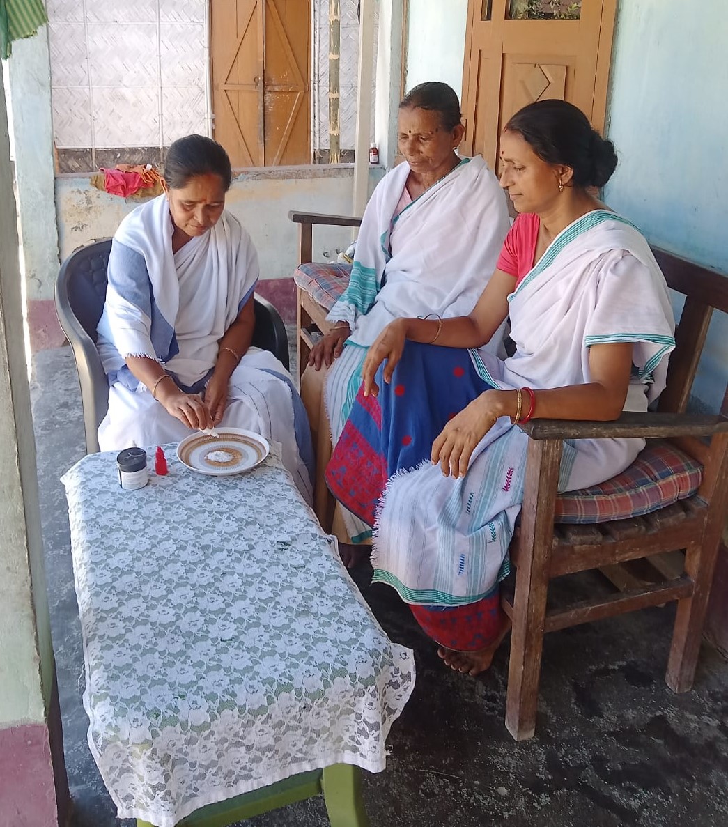 NHM_Darrang's tweet photo. ASHAs of various BPHCs conducted house-to-house salt testing to monitor and ensure the consumption of adequately iodized salt under #NIDDCP.

@nhm_assam @DarrangDc @MoHFW_INDIA @TheAshokSinghal @CMOfficeAssam @JPNadda @niddcp22700 https://t.co/xBhYS7OaVd