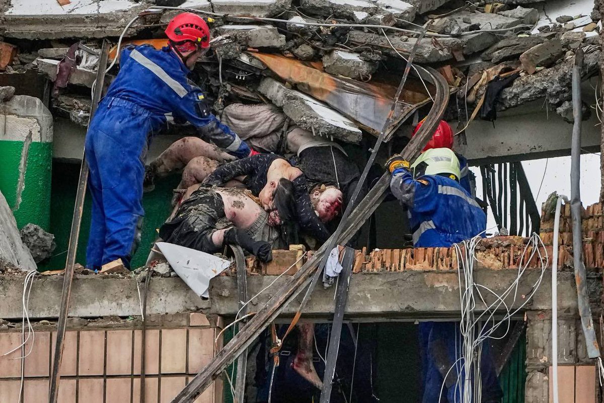 IrynaVoichuk's tweet photo. I hope that one day, whenever people hear the word “russia,” they will think of Ukrainian families killed beneath the ruins of their homes instead of its literature, its ballet, or anything else it once convinced the world to admire.

📷Efrem Lukatsky https://t.co/Y3f6KX493h