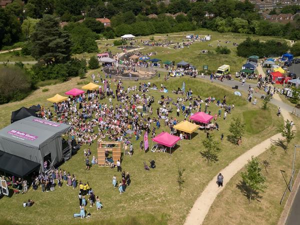 LeedsCC_News's tweet photo. Get involved with some top Leeds 400 events this weekend 🦉 

This weekend will see a spectacular series of events take place across the city, celebrating 400 years since Leeds was awarded its very first Royal Charter by King Charles I.

Find events: https://t.co/YvlMCsZRwx https://t.co/HbsZ7nzd0e