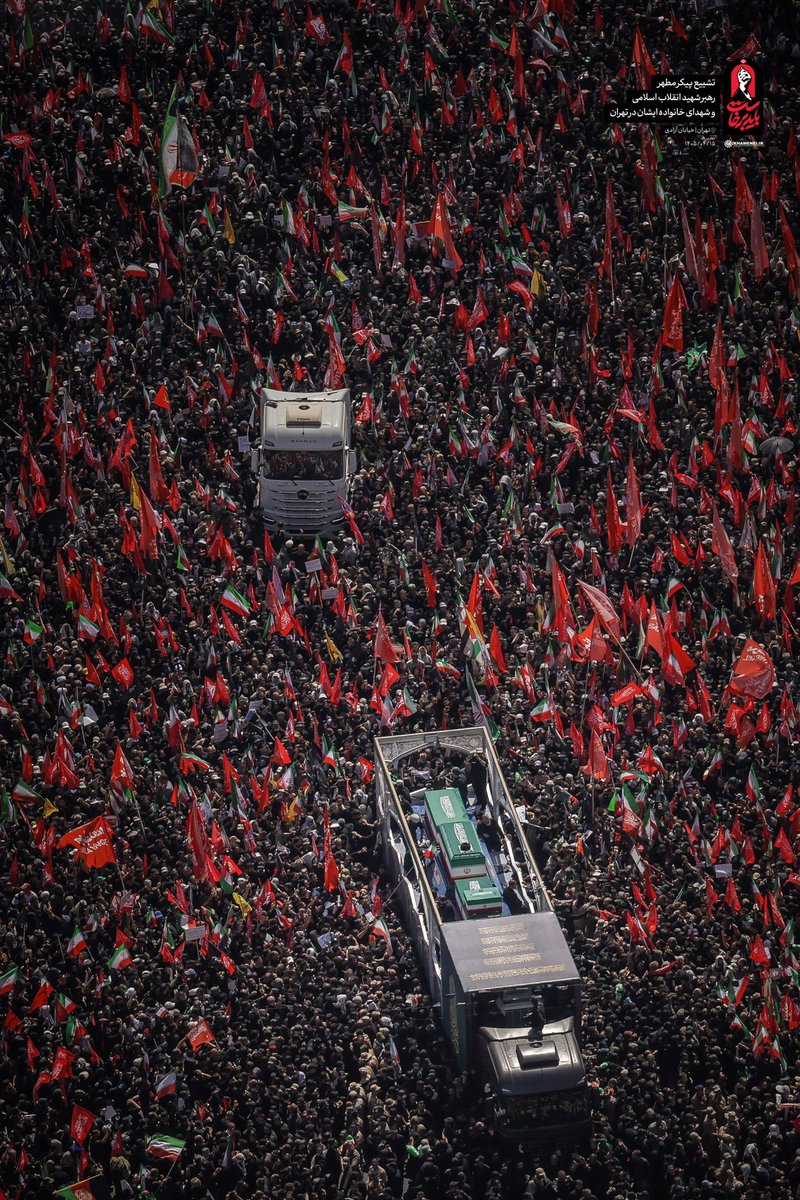 Jaffery_313's tweet photo. Millions gather at the funeral, waving Red flags . The Iranian people are demanding revenge for the blood of Ayatollah Khamenei.
🚩✊🏻
#Iran   
    https://t.co/UzvNZY8qnx https://t.co/yIfKqJeRHX