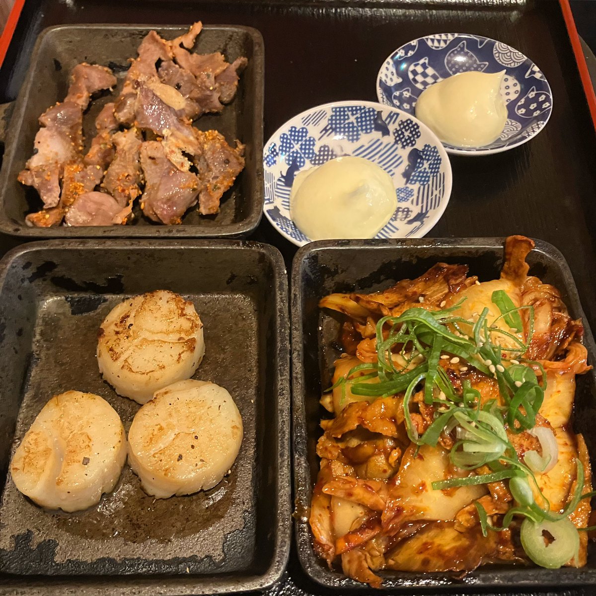 cotora2003's tweet photo. ズリの七味焼き
ホタテバター、豚キムチヽ(^o^)
弊店はおつまみ系一品料理も色々あります！ https://t.co/X784Vc3Kf1