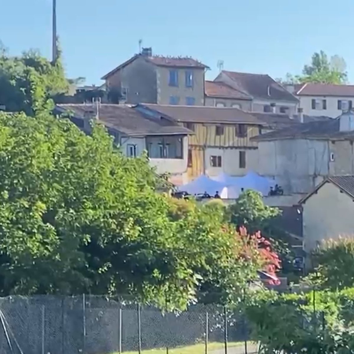 CerfiaFR's tweet photo. 🚨🇫🇷 ALERTE INFO | Des perquisitions sont en cours au domicile de Jérôme Barella. (AFP) https://t.co/AHjilHQiii