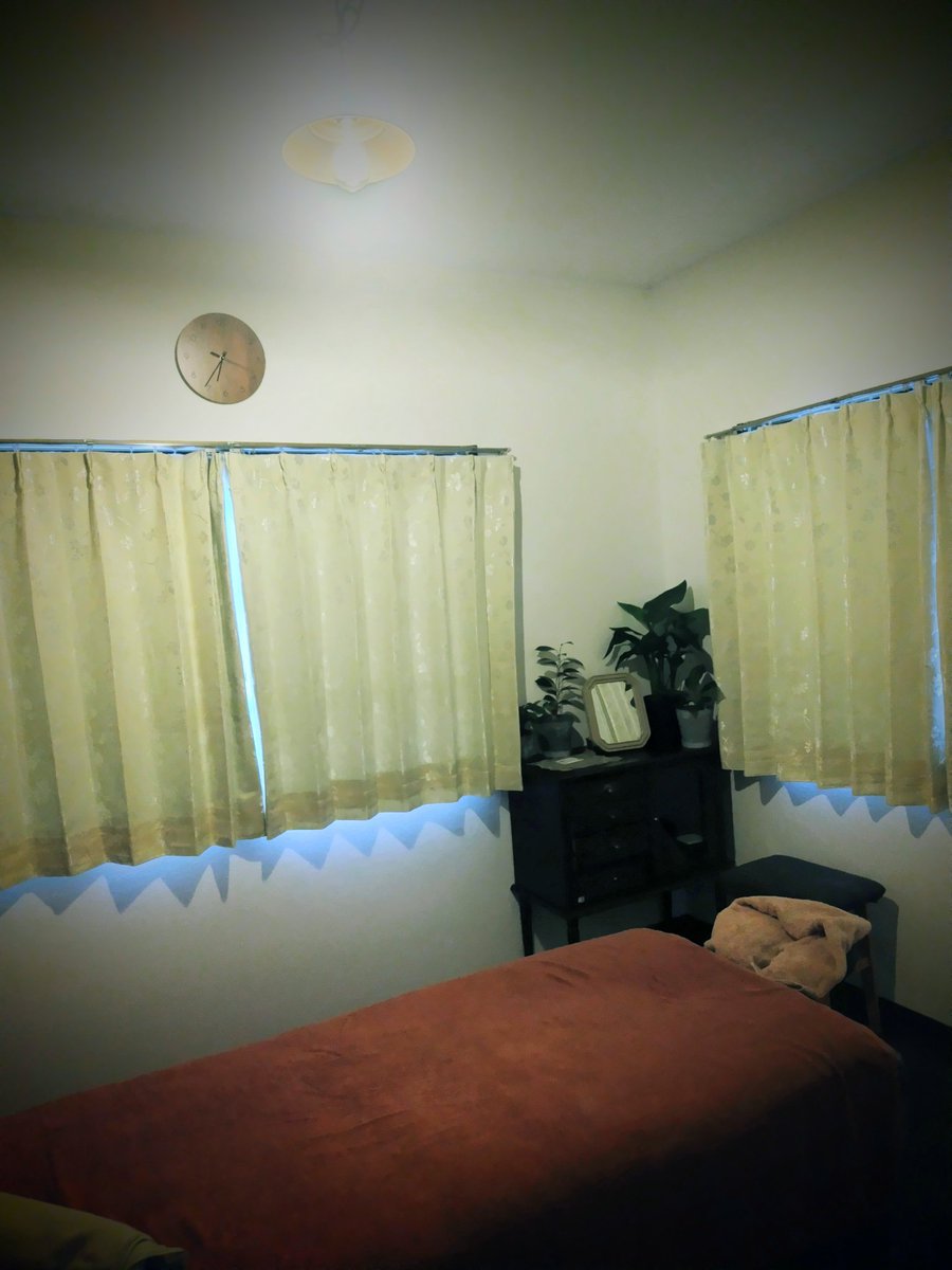 naprelaxation's tweet photo. この頃、初めて来店されたお客様に
手技を驚かれることが多く 

「すごい！」
「こんなの初めて！」
「めちゃスッキリする！」 

と嬉しい感想を頂きます。 
ほぐして伸ばすボディケア🍀

 他にはない大阪の老舗治療院直伝の
技です。 

伝授してくださった師匠に
心から感謝です🙏✨ https://t.co/umdr3r7Yz3