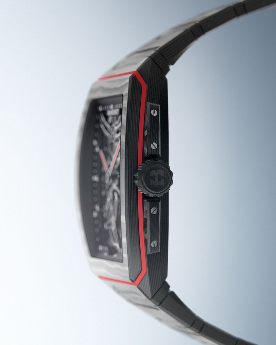 BianchetWatches's tweet photo. Spotted courtside at Wimbledon.
The Tonneau UltraFino in high-density carbon.
Powered by the automatic flying tourbillon Bianchet UT01 calibre.
#Bianchet #TourbillonWatch #Wimbledon2026 https://t.co/5JQZ5T9P0t