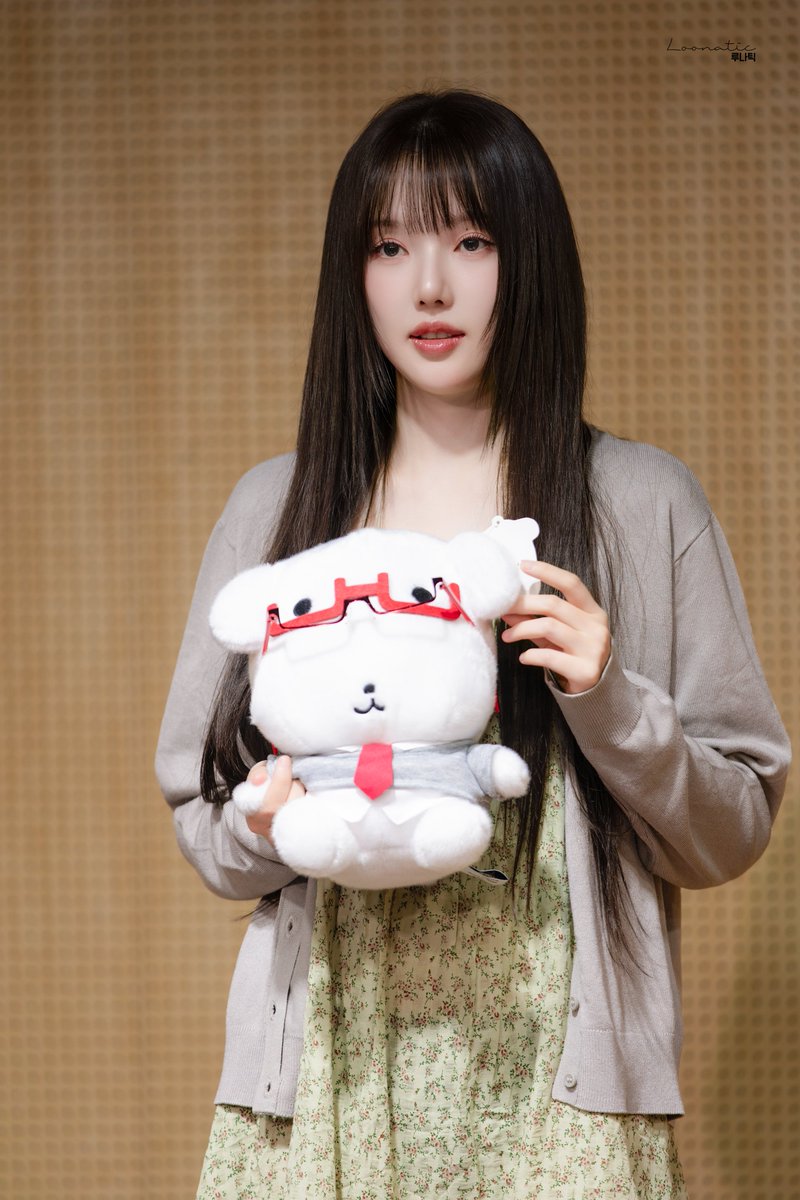 L00NATIC_'s tweet photo. 260704 #예린 #YERIN https://t.co/yc5CnBbG40