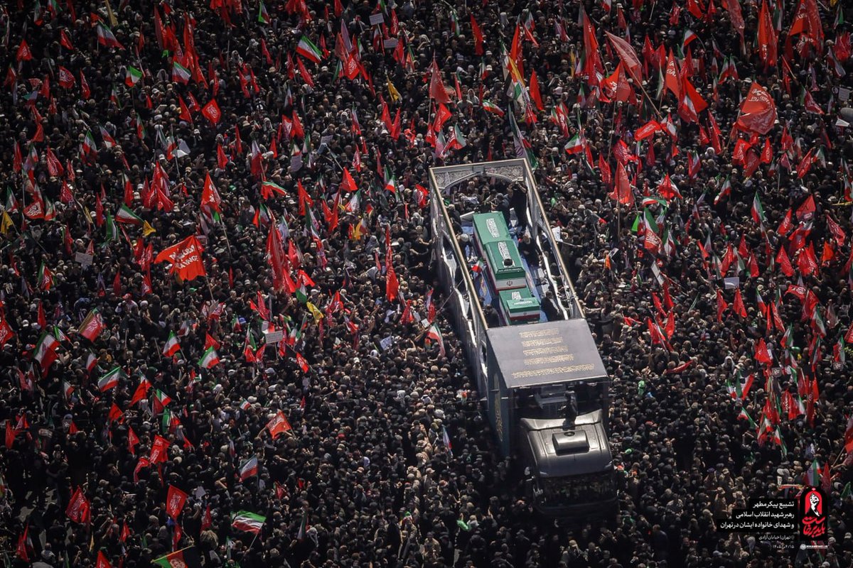 ilgar_pasandi's tweet photo. مهم ترین میراث آقای خامنه ای میراث حفظ ایران بود ، این میراث جز با اتحاد ، انصاف و صداقت حفظ نمی شود . تفرقه ، اختلاف ، مچ گیری ، اتهام زنی و هتاکی و ... در مکتب ملت ما و و زعمای انقلاب جایگاهی ندارد . هر کسی چنین کرد در خیرخواهی اش تردید است ! https://t.co/SWqgXPjWG1
