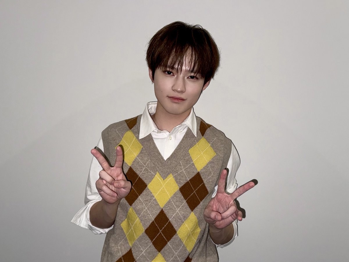 NCTsmtown's tweet photo. Beginagain ♫

#CHENLE 
#NCT #NCTDREAM https://t.co/Kdf8RJWm3o
