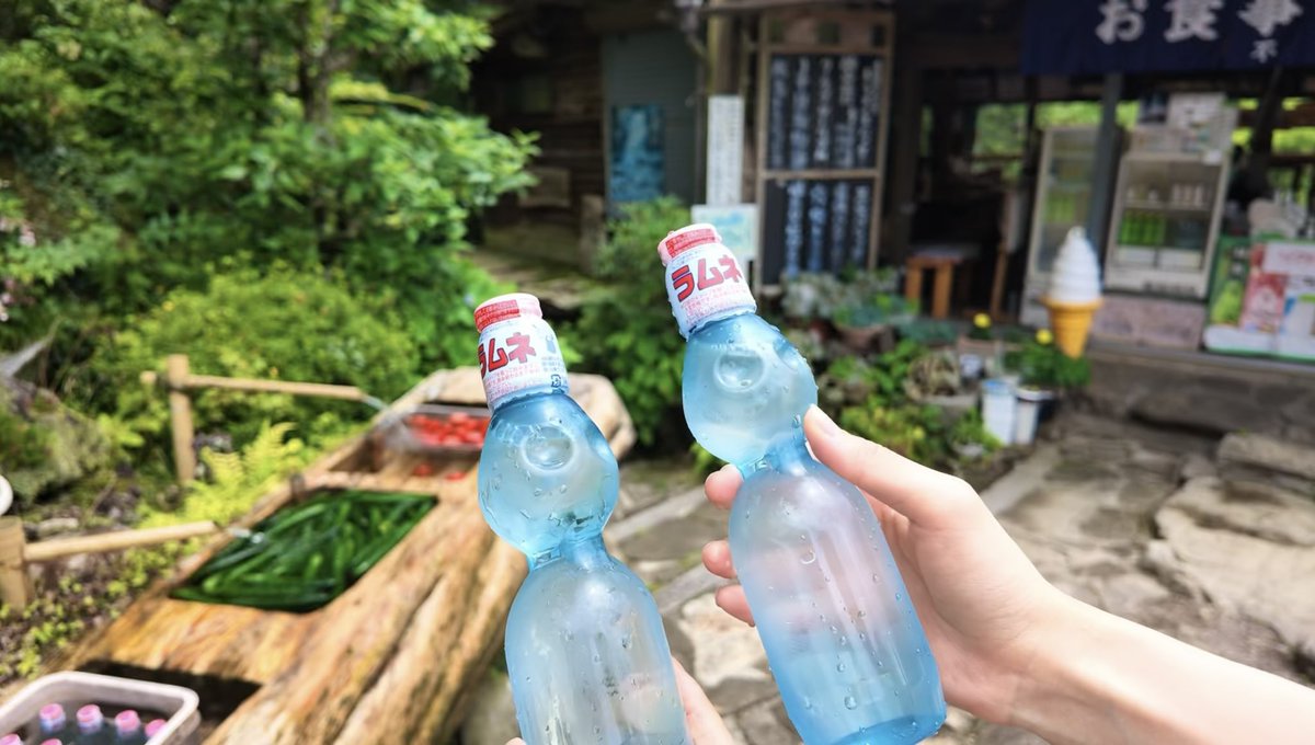 young4____'s tweet photo. 滝を見たあとのラムネと冷やし野菜が美味しすぎた（ ᵕ̩̩ ᵕ̩̩ ）♡ https://t.co/cgSxfl57by