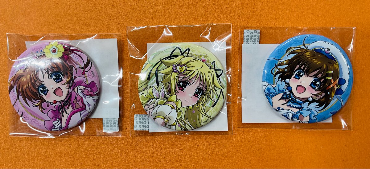 💙明日発売/新商品💛】 魔法少女リリカルなのは ・缶バッジ 各550円
