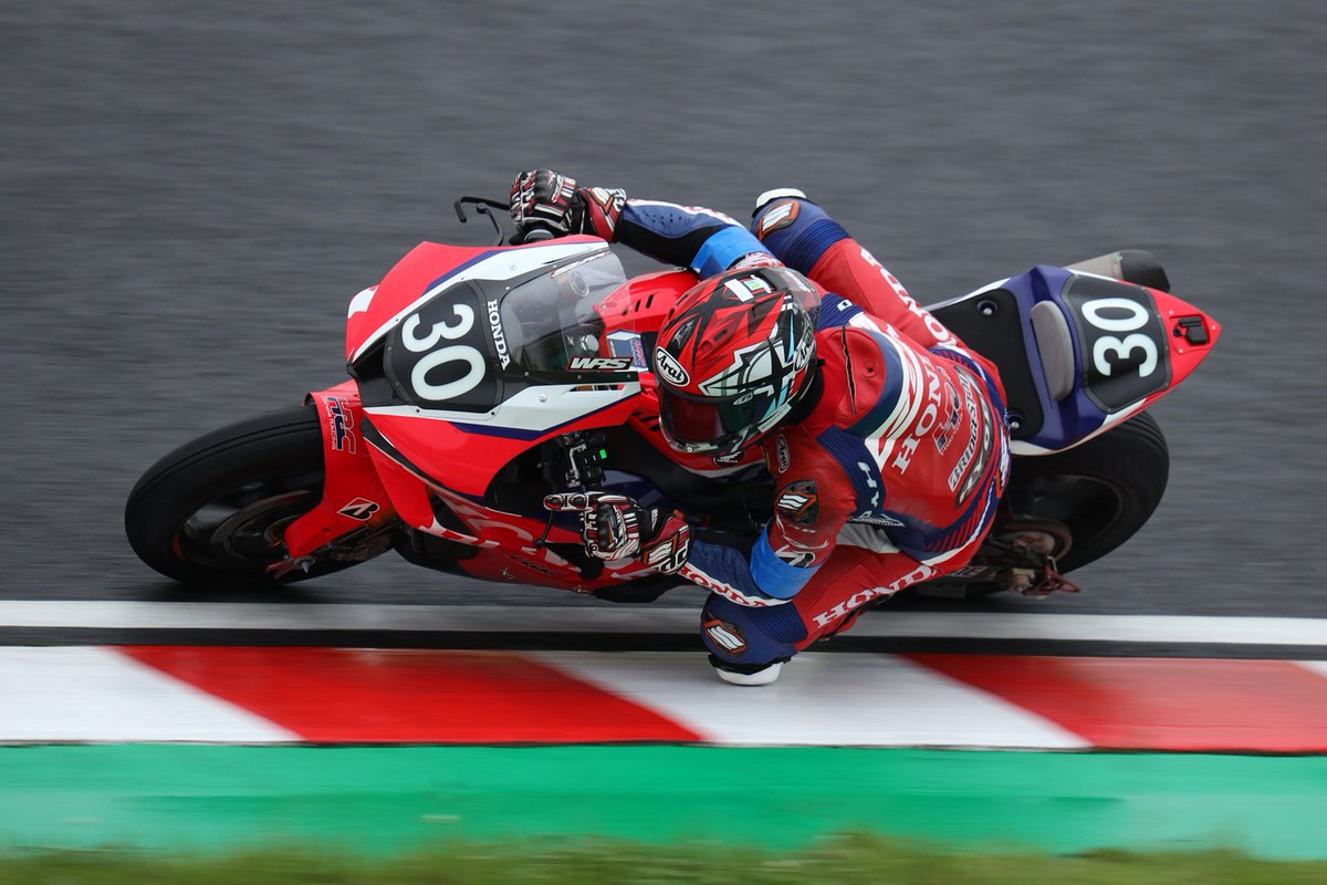 Red_pond23's tweet photo. Honda HRC、鈴鹿8耐 5連覇おめでとうございます！ https://t.co/2LAjsZI4P1