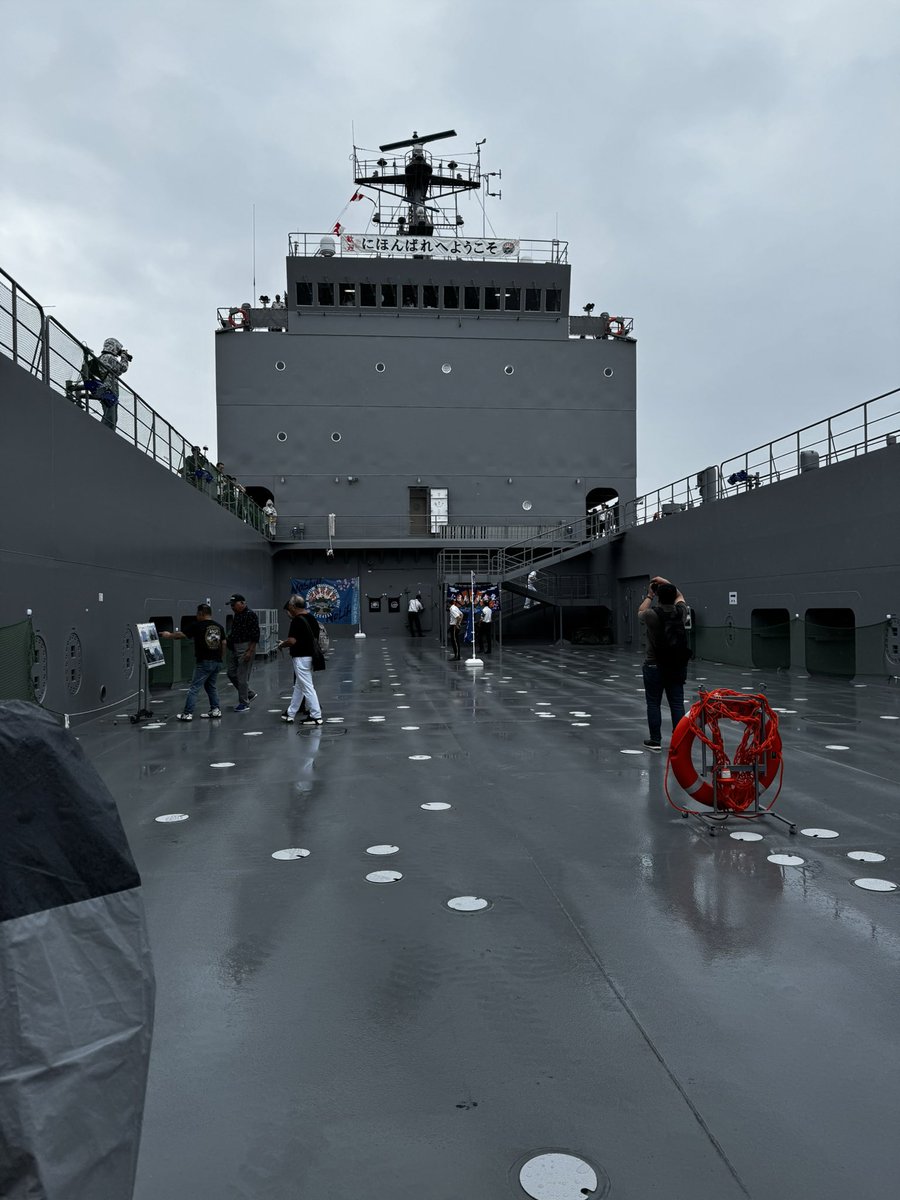 S_fusiforme2608's tweet photo. 昨日、海上自衛隊の阪神基地へ行って来ました。 https://t.co/fjSIC9xvRM