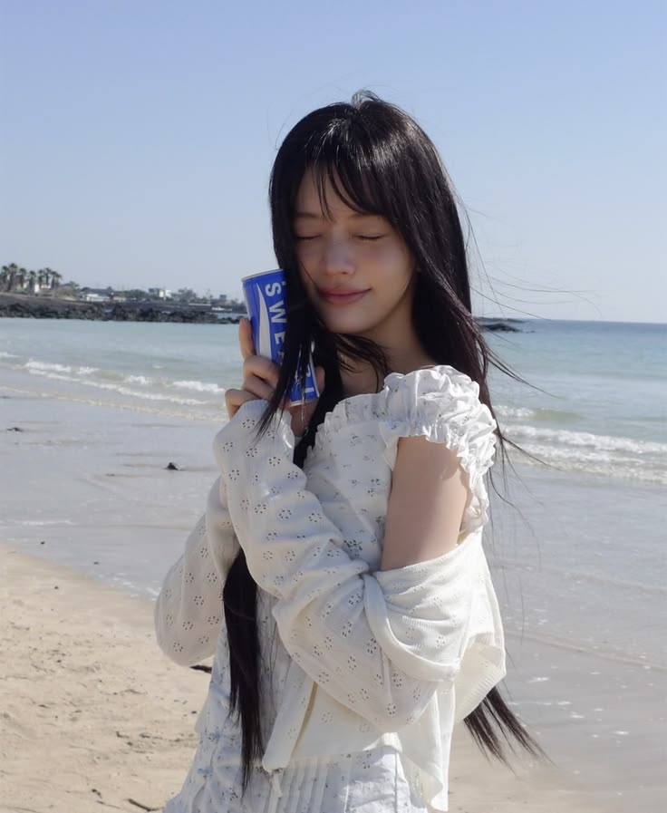 freyaaaaa10's tweet photo. Illit for Pocari Sweat https://t.co/z2hBRgWmHE