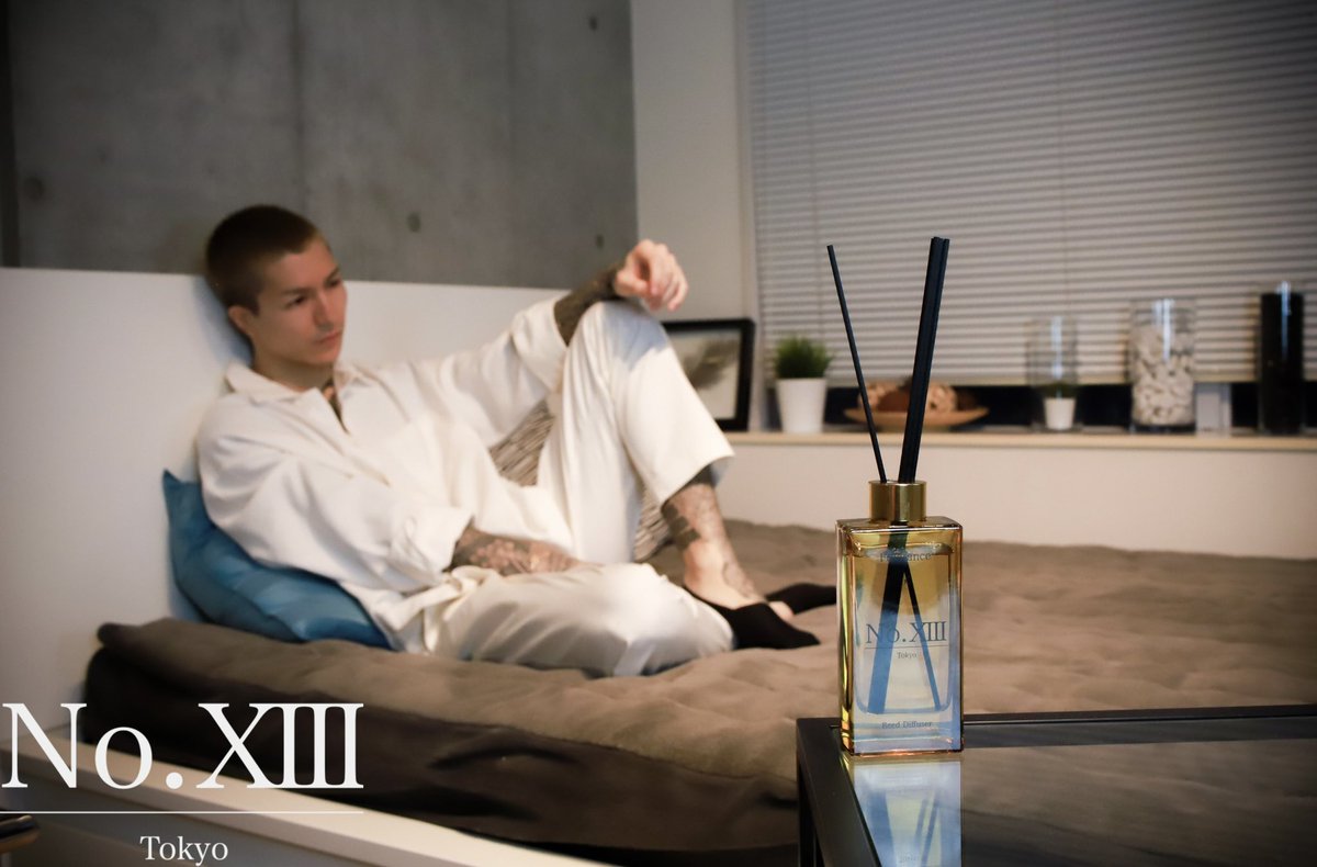 NoXIII_official's tweet photo. お部屋の印象は、香りでも変わる。

ふんわりと広がる上品な香りで、くつろぎの時間をもっと心地よく。
毎日の暮らしに、ちょっとした贅沢を。

商品詳細はこちら▼
https://t.co/KUWi7Y9dKq

#noxiii #フレグランス #香水 #foy https://t.co/qtokjdIbOR