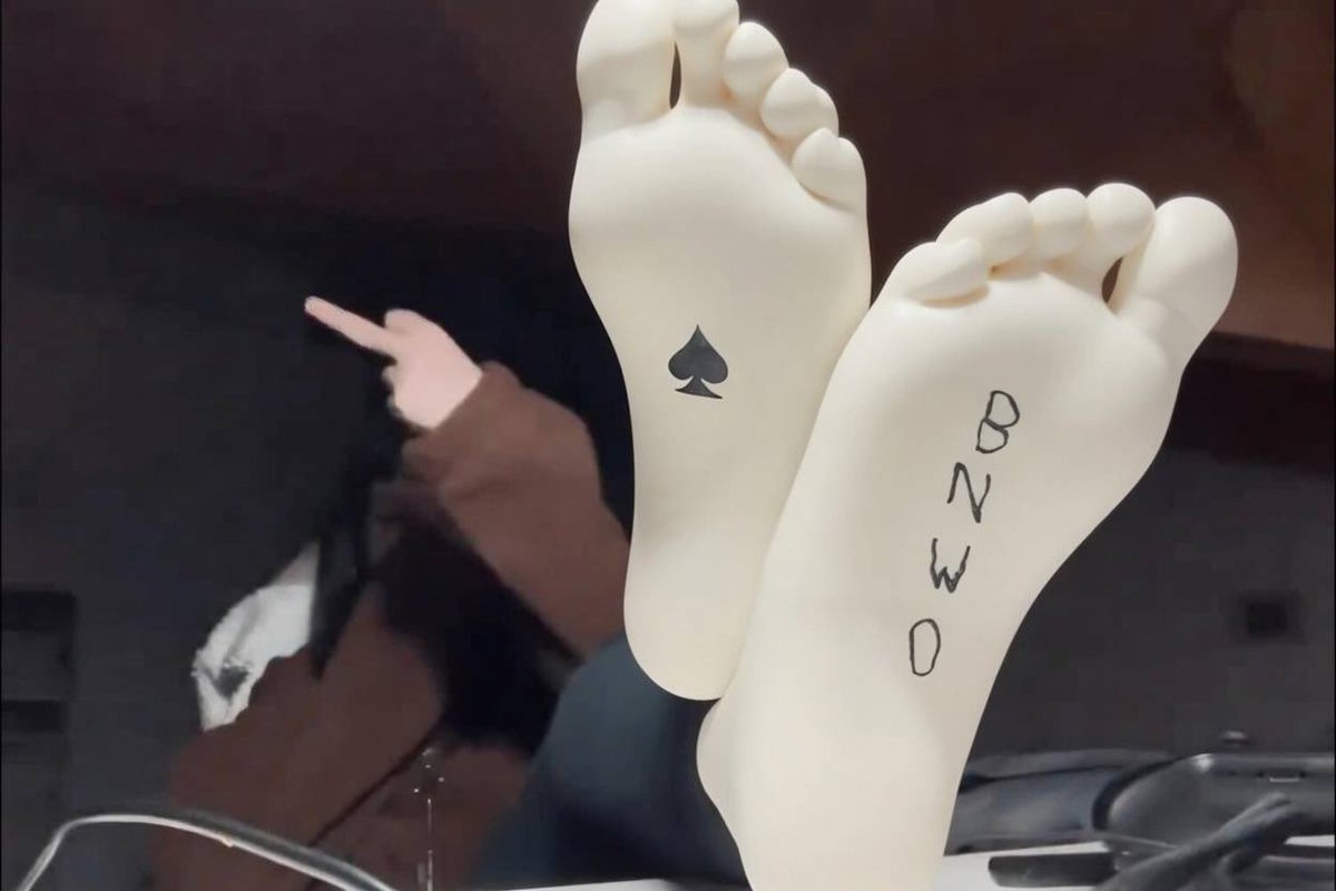 betachipman's tweet photo. Mannequin feet are so hot 🥵
#sph #bbc #joi #findom #betachip #beta #censor #censored #bnwo #cuck #cuckold #loser #ai #bnwoai #qos #queenofspades #bbconly #blackowned https://t.co/c0QgKhmX3n