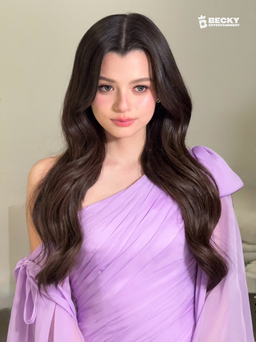 conexao_fb's tweet photo. E aí, FB’s? 
Quem está aqui pela nossa Boss B? 💜

Então bora mostrar a força do nosso fandom!

Todo mundo na tag! 

REBECCA X SUNSILK
#BeckyxSunsilkBouncyBigHair https://t.co/mdeP3WSXwU