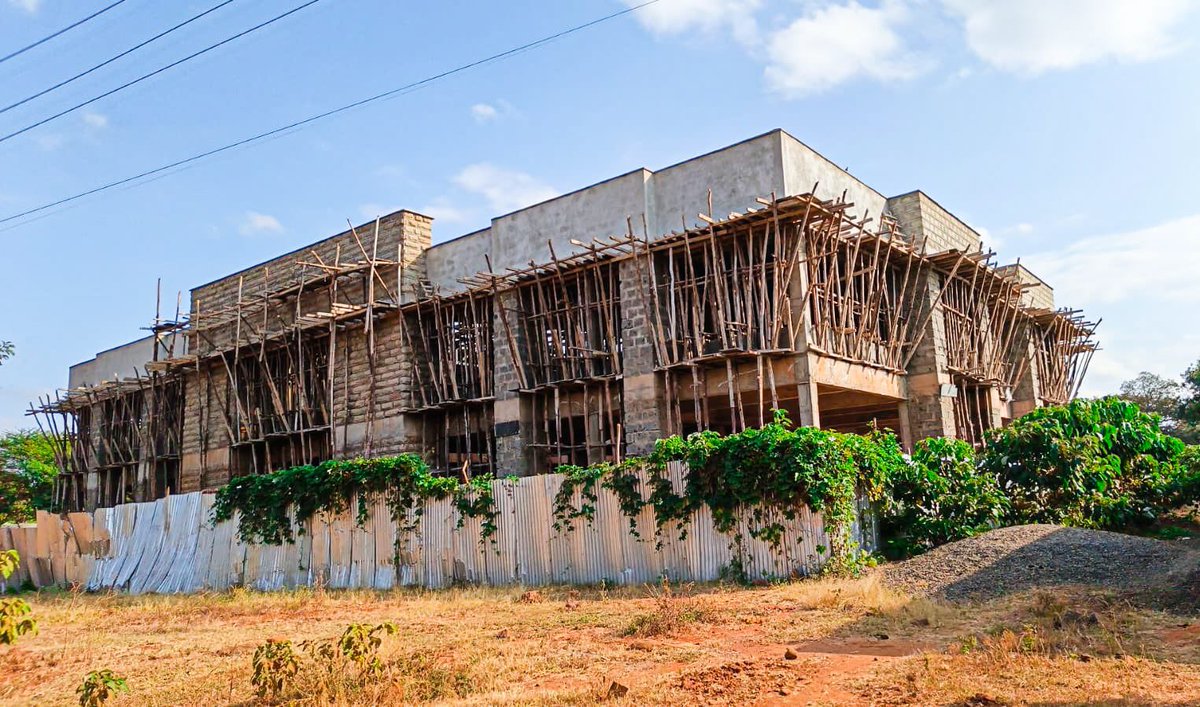 BasilNgui's tweet photo. Kithimani Market is taking shape! 🚧 Progress continues as we work towards a modern market that will empower traders and boost the local economy. #DevelopmentInAction #KithimaniMarket https://t.co/4PQXJpKTe0