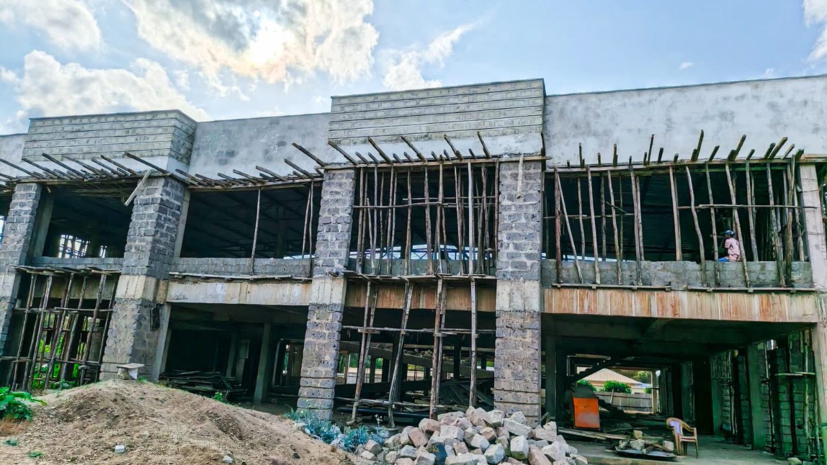 BasilNgui's tweet photo. Kithimani Market is taking shape! 🚧 Progress continues as we work towards a modern market that will empower traders and boost the local economy. #DevelopmentInAction #KithimaniMarket https://t.co/4PQXJpKTe0