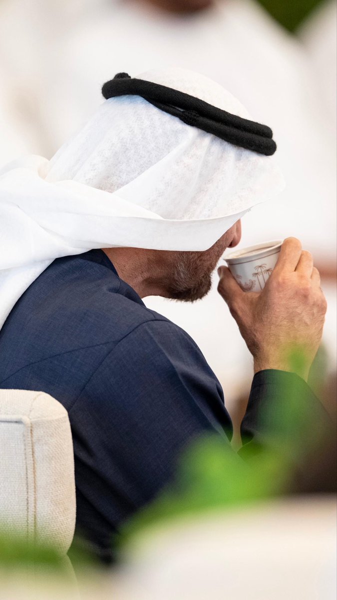 yaquob_alrayssi's tweet photo. قامة لا تغيّرها العواصف، ولا تحرّكها الحسابات ،
ثابت لا يلين ولا يميل.

لا تُبدّله الظروف ولا تُساومه المصالح ، قوته في 
صدق كلمته ، وهيبته في رسوخ مواقفه.

حفظك الله برعايته، وأدام عليك العز والرفعة ، 
وأبقاك ذخراً وفخراً في ميادين المجد. https://t.co/K4aEtkuGKj