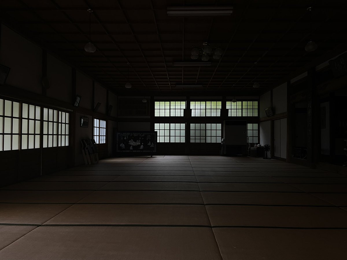 taishazanmai's tweet photo. 雨音に包まれたお寺でのタイ捨体験。
梅雨ならではの日本の風情も味わっていただけたのではないでしょうか。

#あゆの里 #新宮禪寺 #タイ捨流 #人吉球磨 #インバウンド https://t.co/y2VGMbB6i6