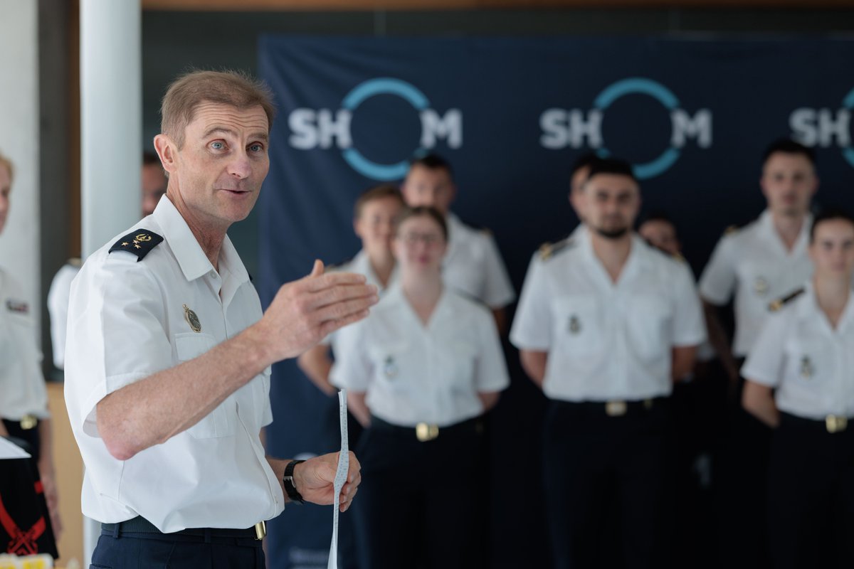 shom_fr's tweet photo. đ Le Shom a cĂ©lĂ©brĂ© la rĂ©ussite de la promotion 2026 dâhydrographe de catĂ©gorie B.
16 Ă©lĂšves ont reçu leur certificat, Ă lâissue dâune formation menĂ©e en partenariat avec l'@UBO_UnivBrest.
Félicitations aux diplÎmés et merci aux équipes mobilisées.
#Hydrographie #Formation #Shom https://t.co/UcvGI0fpWK