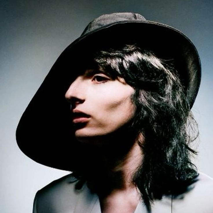 finn wolfhard hair tweet media
