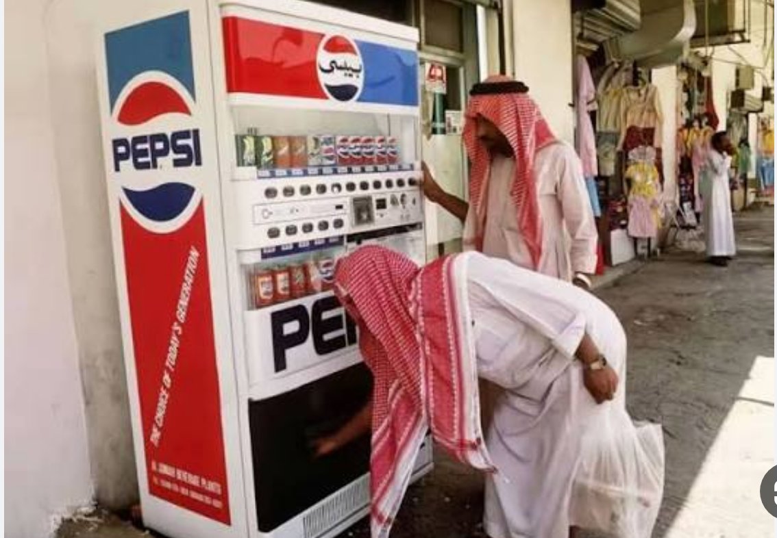 900x900's tweet photo. " الإنسان يشتاقُ لسنواتهِ القديمة ليس بالضرورة أنها كانت الأفضل بل كنا فيها أقل وعيا و حملاً لهموم الحياة، كان الجهل في بعض تفاصيلها بمثابة نعمة تغلّف القلب بالسكينة والطمأنينة " https://t.co/HDIteoZCUi