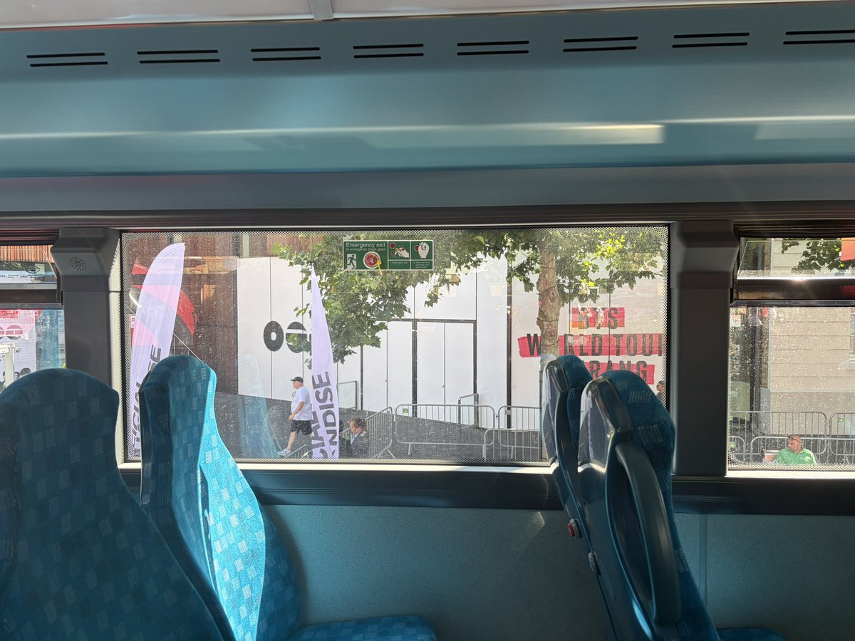 jaynietta's tweet photo. YALL I JS WENT PAST TOTTENHAM IM GONNA SHIT MY PANTS https://t.co/hEssLf8Yfj