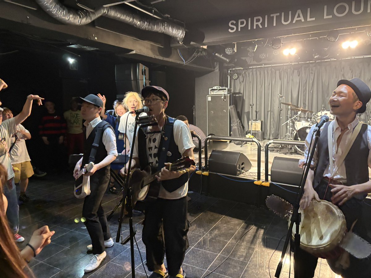 omsb_rn's tweet photo. 昨日の余韻が抜けないまま
YAY!! IS OVER~FINAL~ありがとうございました！！！！！演奏するのも観るのも飲むのも踊るのも(？)全部全部楽しいが詰まった1日。ガーデナーズさんはじめみなさま素晴らしかった。たくさんの人に感謝の気持ちです🫶燻製おいしかったなぁ https://t.co/BacOIRVT5Z