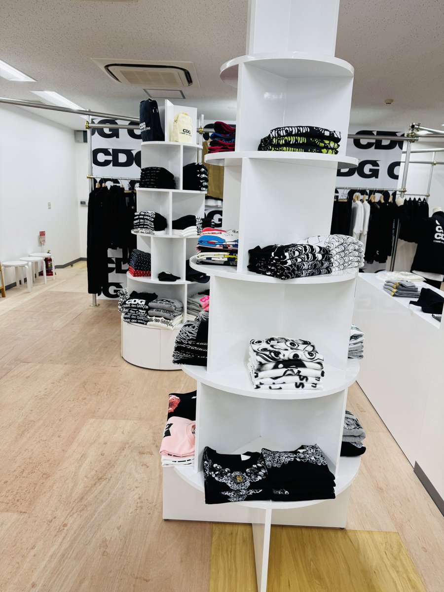 tm_scenario's tweet photo. 挨拶も兼ねて…
久しぶりにこちらへ
仮店舗になってから初‼️
色々と懐かしい話も出来て良い感じ😁

#tenjin #commedesgarçons 
#fukuoka #SCENARIO https://t.co/Dp4psdmBBI