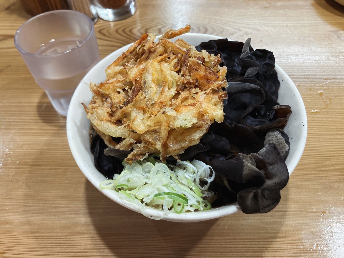 chest_fever's tweet photo. 木耳の主張が凄くて、蕎麦が見えぬ… https://t.co/HpuLoORmOw