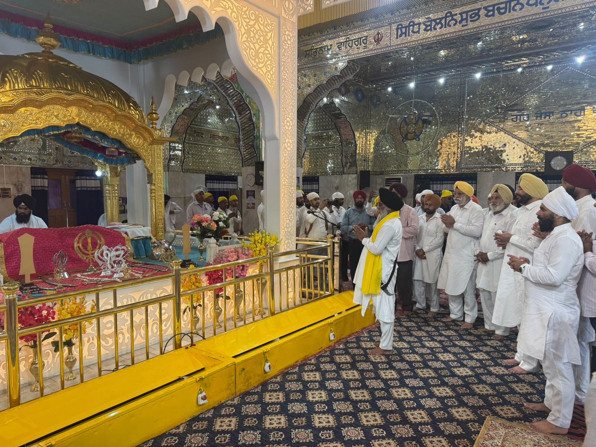 RavneetBittu's tweet photo. Paid my humble obeisance at Gurudwara Sri Nanakmatta Sahib, one of the most revered Sikh shrines in Uttarakhand, sanctified by the visit of Sri Guru Nanak Dev Ji during his first Udasi. This sacred place stands as a timeless symbol of faith, humility, equality and selfless service, inspiring devotees from across the world.

It was a deeply spiritual and enriching experience to bow before the Guru, seek His blessings and immerse myself in the serene atmosphere of the Gurudwara. May Guru Sahib continue to bless us all with the strength to walk the path of truth, compassion and seva.

Waheguru Ji Ka Khalsa, Waheguru Ji Ki Fateh.