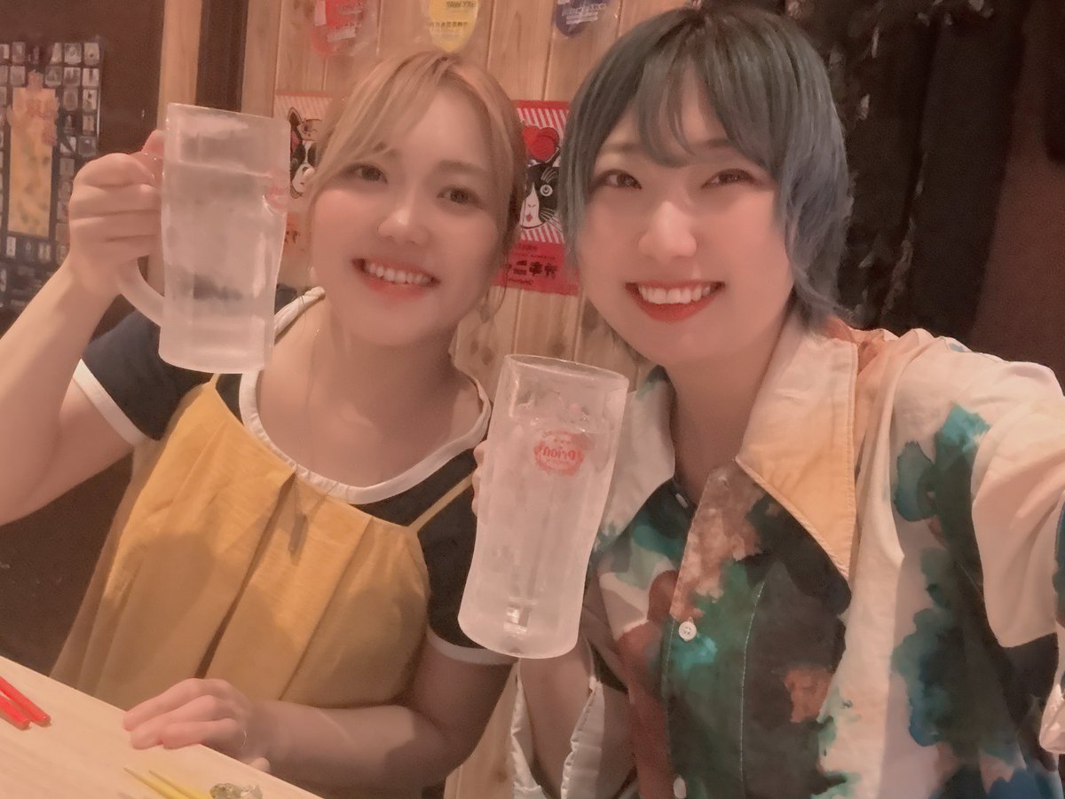 _07_Mina's tweet photo. LIVE ALIVEに向けて動いてたら
Saya(@saayaa38oo )ちゃんと出くわしてご飯したー！！(お水で乾杯💧)

このあとも動いてくるー！！！🏃‍♂️ https://t.co/ZeGQxPEfLt