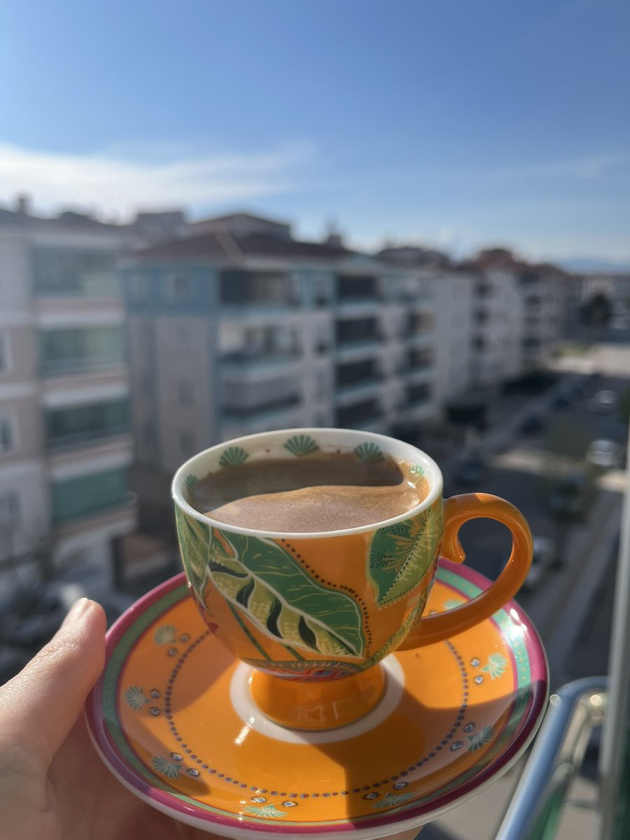 benneliff's tweet photo. Yaş aldıkça bünyeye yüklenen Türk kahvesi bağımlılığı ☕️ https://t.co/KFy145sNxL