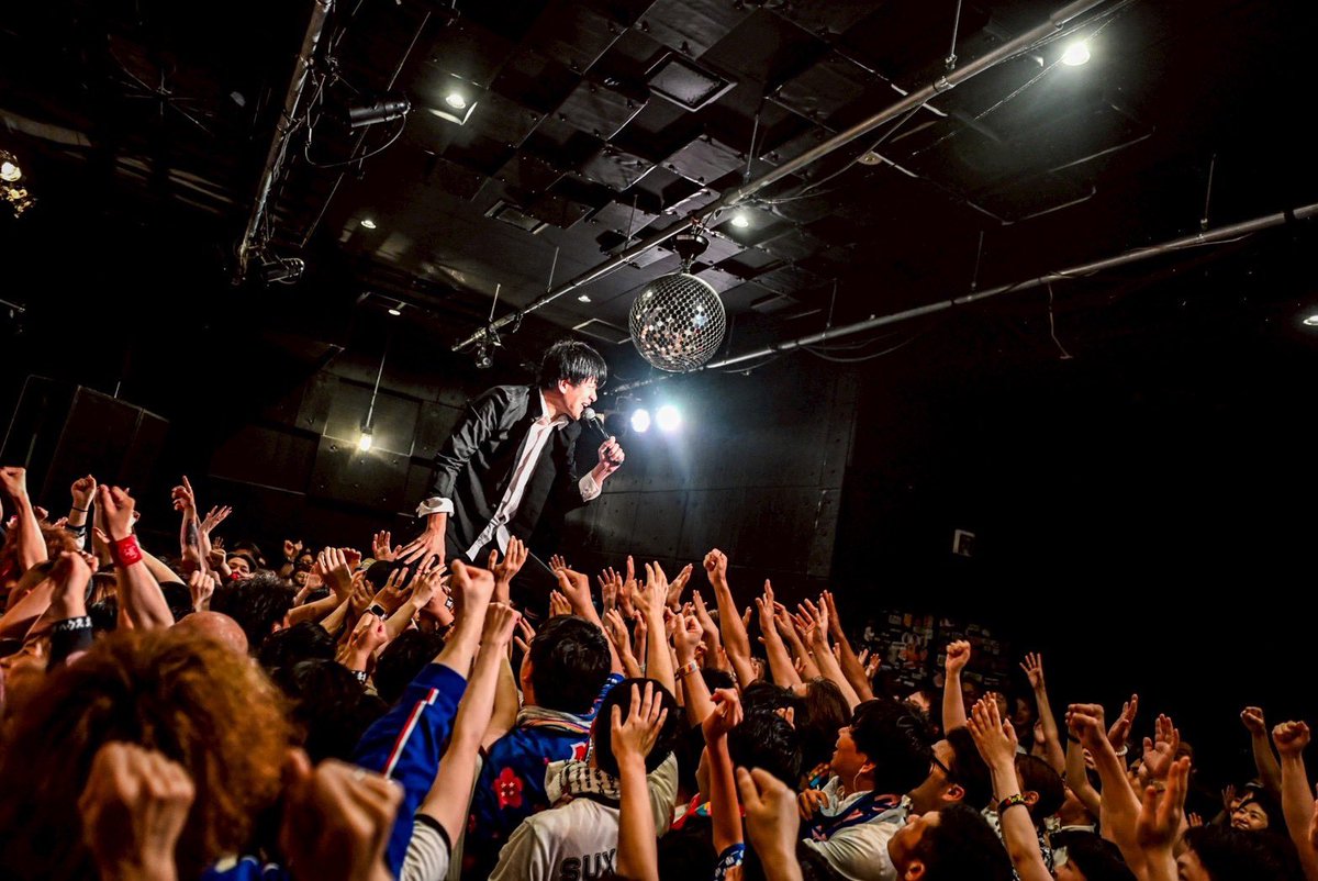 masayuki_web's tweet photo. 長野JUNKBOXにてワンマンライブ「四星中学校修学旅行」でした。みんなといろんな土地に行って旅をした1日。あの悲しいことも乗り越えられた？🤔
登校してくれた生徒の皆さんありがとう！おかげさまでこれまでの3公演どこも最高に良いワンマンになってる！
#四星中学校ツアー
📸@k_akn35 https://t.co/0SjrfCZvMc