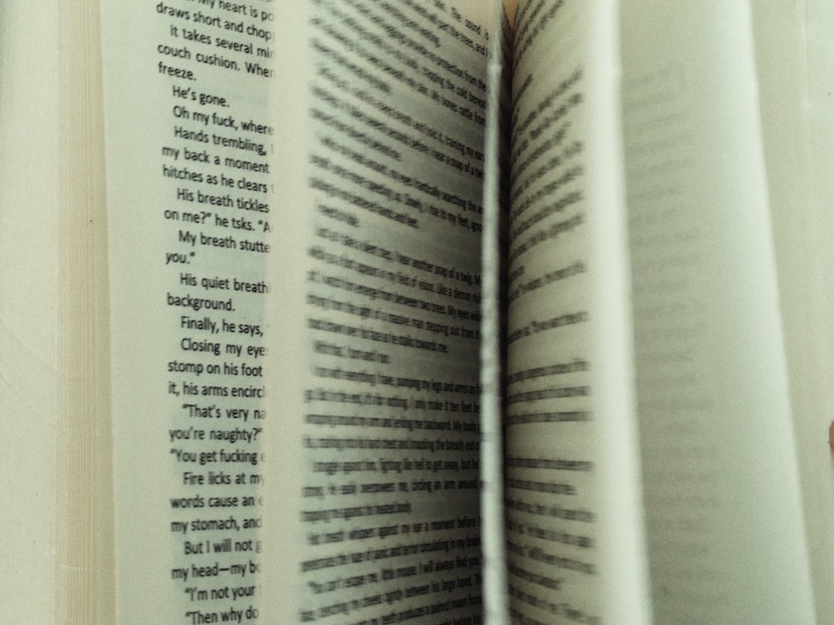 ThvVector92x's tweet photo. Setting at the park alone reading, heals me from the inside out https://t.co/7c29ZcooCl