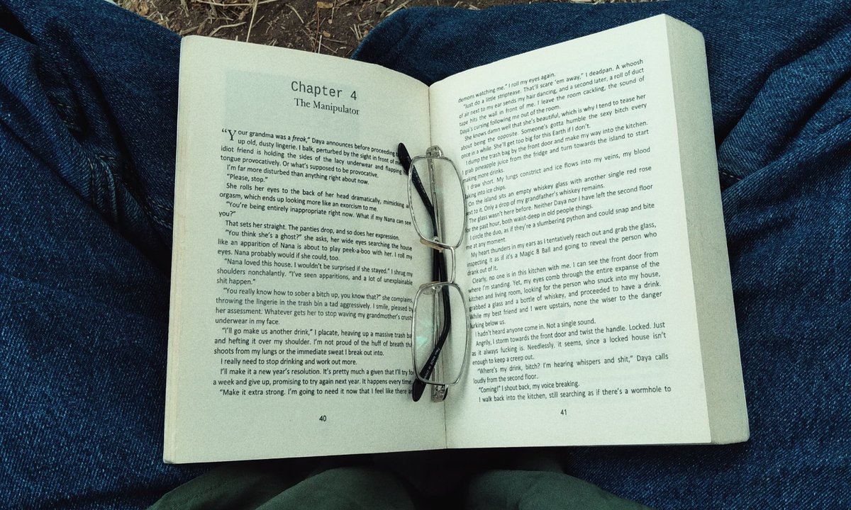 ThvVector92x's tweet photo. Setting at the park alone reading, heals me from the inside out https://t.co/7c29ZcooCl