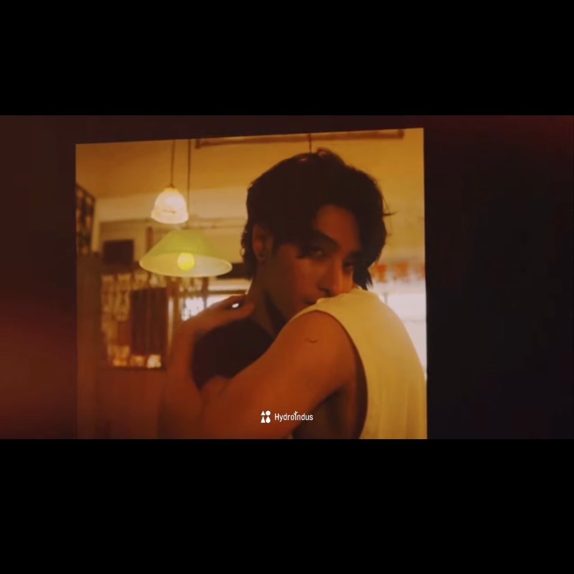 min_yogurt's tweet photo. HOW MANY TIMES SHOULD I SCREAM HUSBANDS EVERYTIME I SEE THEM??? 

the hug looks very comfortable tho🥹 https://t.co/FGByXFewNn