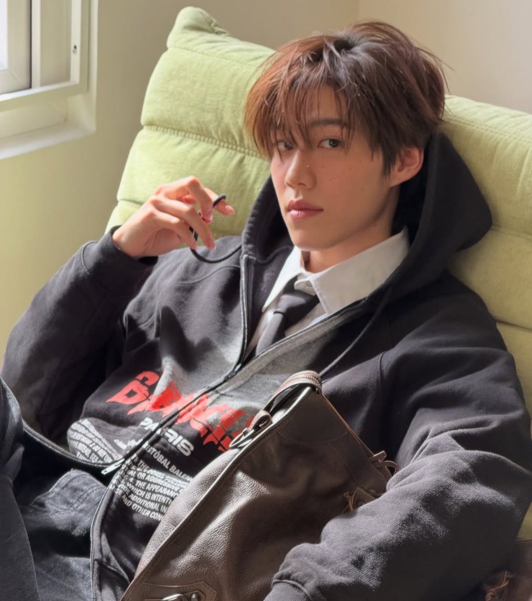 wawaawaaa_'s tweet photo. My 10000000000% TYPE !!

PP KRIT BALENCIAGA GBA 
#PPKRITEnRouteParis
#BalenciagaxPPKRIT
#PPKritt https://t.co/j4ll2aUnBI