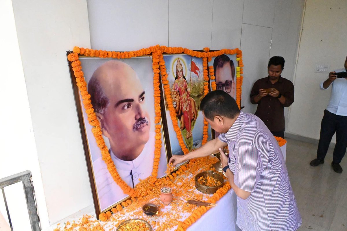 TuliramRonghang's tweet photo. Remembering Dr. Syama Prasad Mookerjee on his 125th Jayanti.

​A scholar, a compassionate humanitarian, and a fierce defender of India's unity. As we work toward building a Viksit Bharat, his vision and legacy continue to illuminate our journey. https://t.co/sL7xzsHYBy