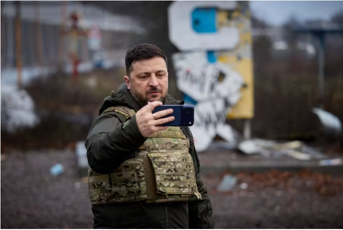 DarthPutinKGB's tweet photo. The bastard even disguised himself in the middle of a town we claimed to occupy. https://t.co/9gmfg8A56G