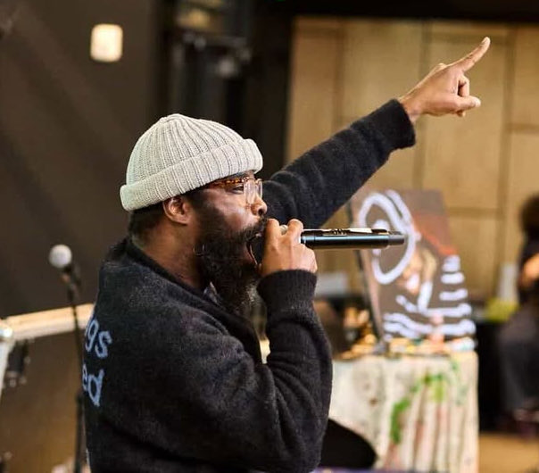 SherronShabazz's tweet photo. Check out my interview with @ullnevanohiphop! He talks about Stephon Marbury, how being a husband is reflected in his music, working with @Philth_Spector, and his new album, #StephonBarbury.
 
https://t.co/OjsEJtnqYS
 
#TheRealHipHop https://t.co/9izpk5JwRy