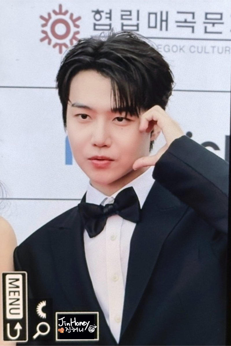 jinhoney417's tweet photo. 260706 제20회 DIMF 어워즈 레드카펫 pre
@jinhojo_x
#조진호 #진호 #JINHO #ジンホ
#펜타곤 #PENTAGON https://t.co/sl8YJKoJkt