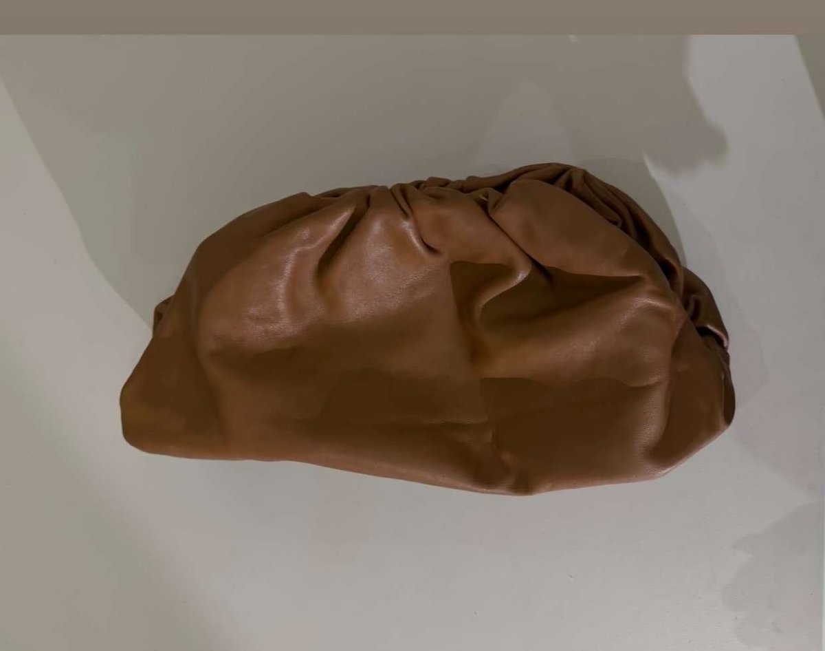 narasconsignmnt's tweet photo. Bottega Pouch bag
dust bag only
Was $1200
Now $800
#narasconsignmentstore #bottega #designer #luxuryitems #preloved https://t.co/3QKHIZKaUX