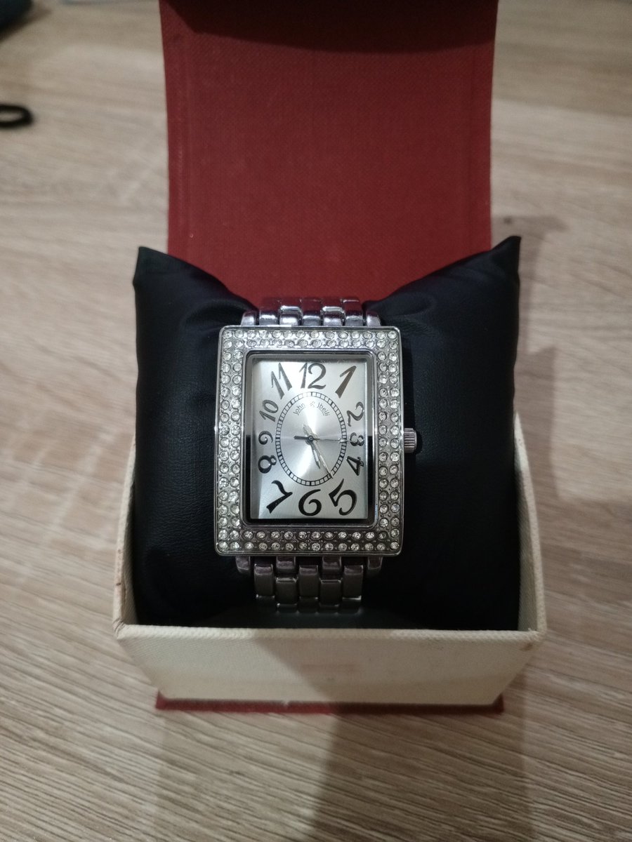 chocoshtt's tweet photo. yg minat boleh dm for details
#preloved #jam #wts #zonauangㅤ https://t.co/z5YhoXLX6J