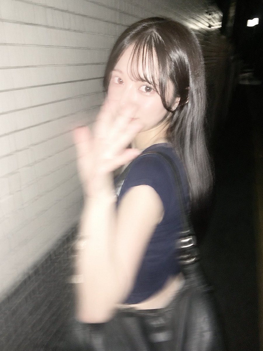 2203199's tweet photo. 【人生終了】
たった一度の過ちで人生詰んだ女子大生さん

白石ありさ（19）
https://t.co/v9IjvwlIcT
MINERVA 六本木

普段の姿
・毎日手作りのおにぎりを持参
・プライベートは家族と過ごす
・出勤時はフロア掃除を欠かさない

一度の過ち↓ https://t.co/e3pDYqOETS