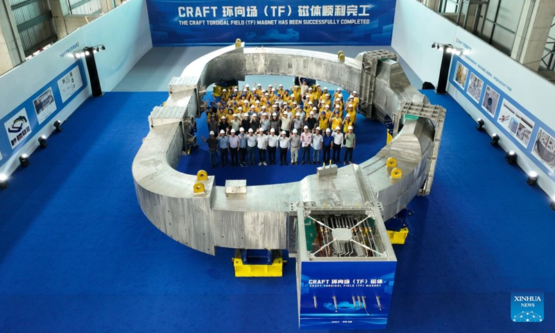 ChinaEmbEsp's tweet photo. El «sol artificial» de China alcanza un nuevo hito y fija el año 2030 como objetivo para la primera generación de electricidad.
https://t.co/iNR0GgDqYK https://t.co/6vX4jykox6
