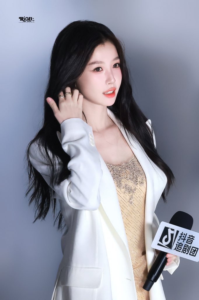 RigelEsther1218's tweet photo. I can’t live without Teacher Xiao Lin. 🥹💖

#estheryu #esther #yushuxin #yushuxinesther #우서흔 #อวี๋ซูซิน #虞书欣 #虞书欣esther #RoadToSuccess #灿如繁星 #林晚星 #LinWanXing https://t.co/dywCyYnxKV
